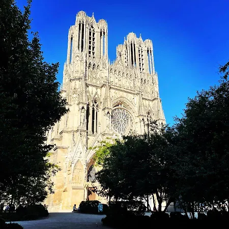 Hyper-centre Erlon Cathedrale Calme *