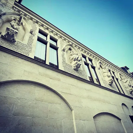 Hyper-centre Erlon Cathedrale Calme