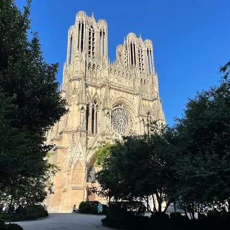 Hyper-centre Erlon Cathedrale Calme *